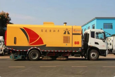 東風(fēng)天錦18噸多功能高速清掃車圖片2