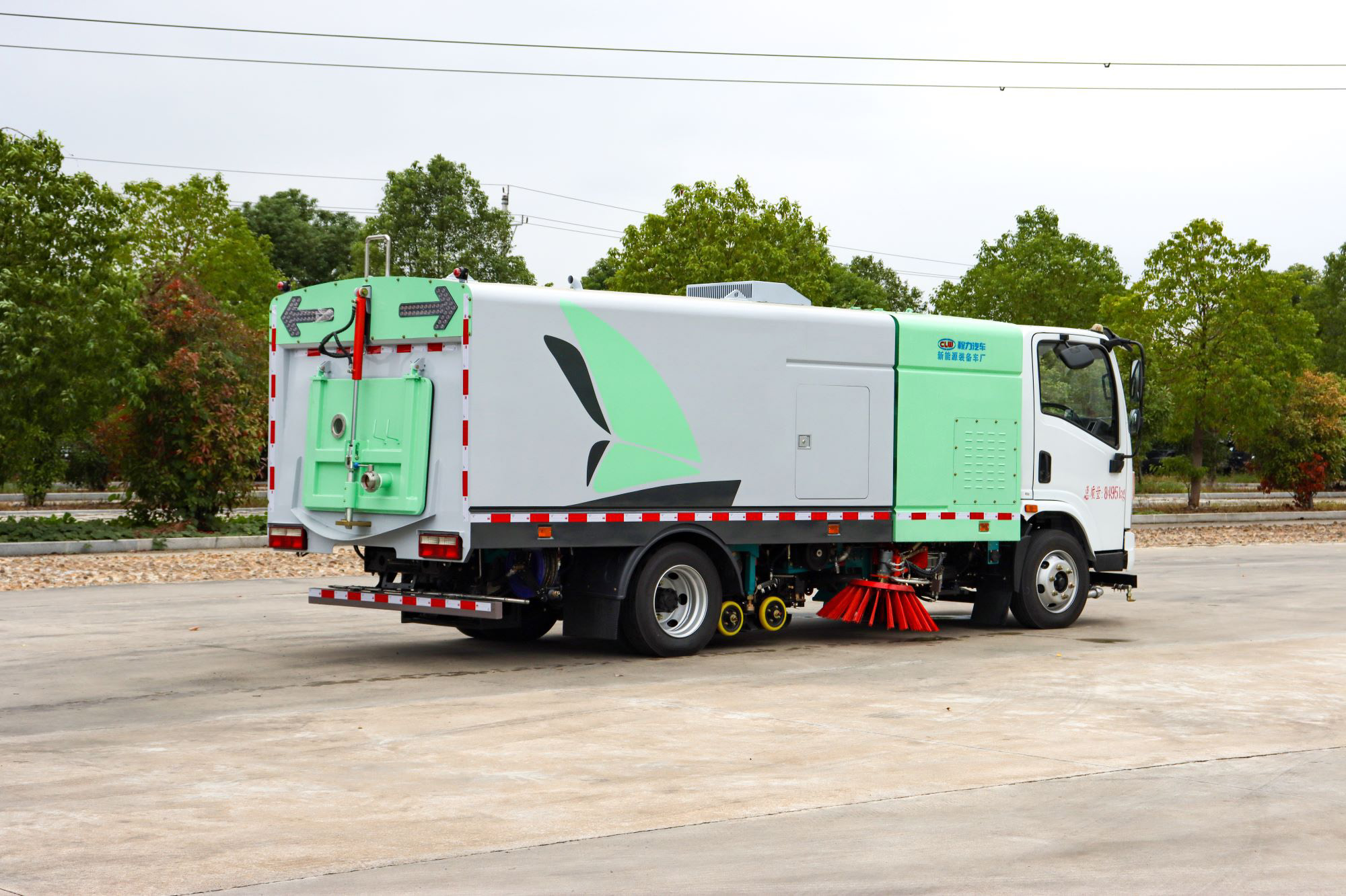 東風華神10方純電動高端多功能洗掃車圖片4