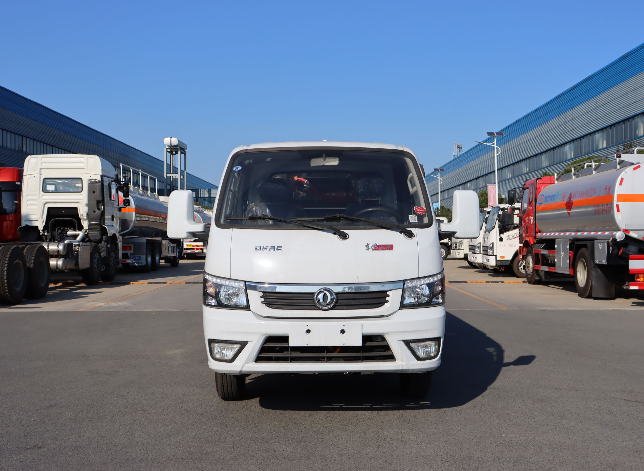 東風途逸純電動2.5方掃路車圖片2