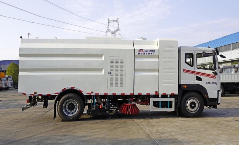 東風(fēng)華神型純電動(dòng)洗掃車圖片3