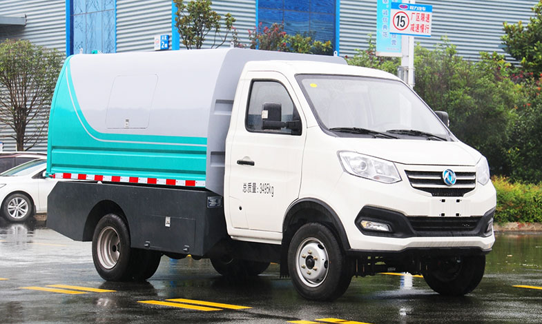 4.6方東途逸純電動風(fēng)箱式垃圾運輸車