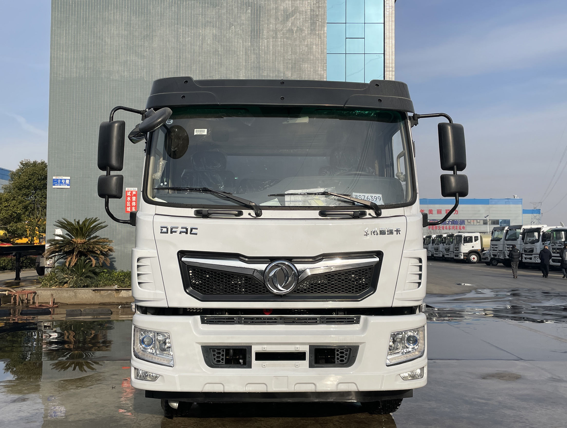 新款東風福瑞卡10-11方綠化噴灑灑水車圖片2