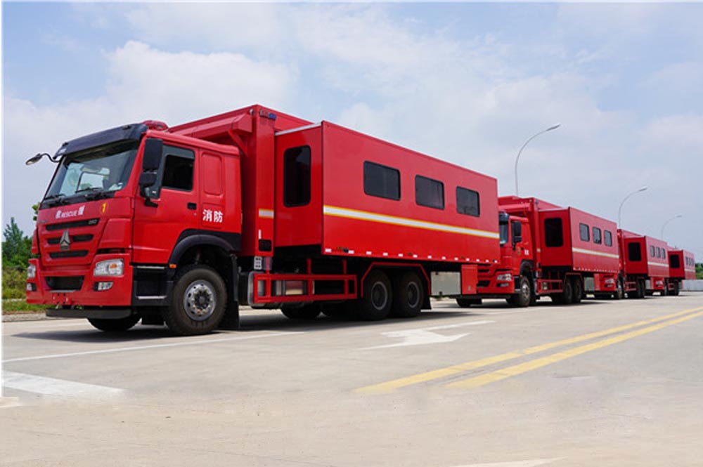 重汽豪沃20/30人宿營(yíng)車(chē)圖片4